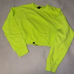 Green cropped crewneck